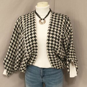 Graphic Houndstooth Shrug Jacket Ireland Thick Woven Wool Batwing Black & White